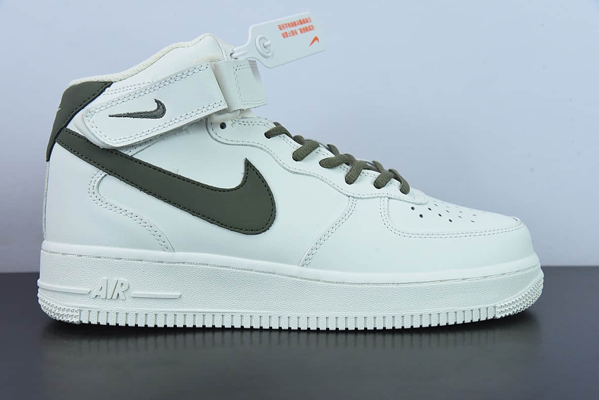 耐克 Nike Air Force 1 High '07 '白绿空军一号经典高帮休闲板鞋纯原版本 货号：LZ6819-608