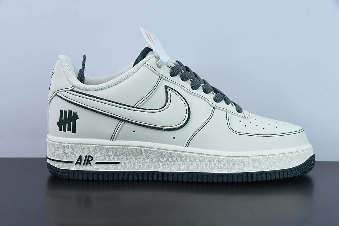 耐克Nike Undefeated x Nike Air Force 1 Low 米绿色联名款空军一号低帮休闲板鞋纯原版本 货号：UN3699-066