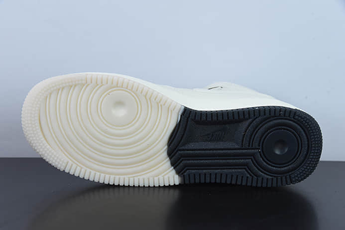 耐克Nike Air Force 1'07 Mid 串标白黑小钩空军一号中帮休闲板鞋纯原版本 货号：NT2969-013