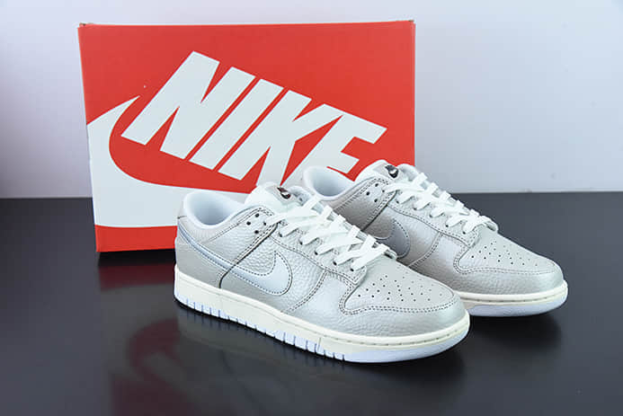 耐克Nike WMNS SB Dunk Low GSMetallic Silver“金属白银灰SB低帮休闲滑板鞋纯原版本 货号：DX3197-095