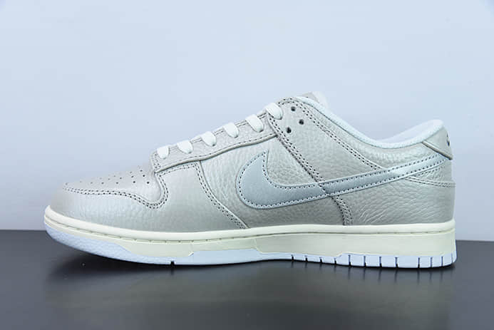 耐克Nike WMNS SB Dunk Low GSMetallic Silver“金属白银灰SB低帮休闲滑板鞋纯原版本 货号：DX3197-095