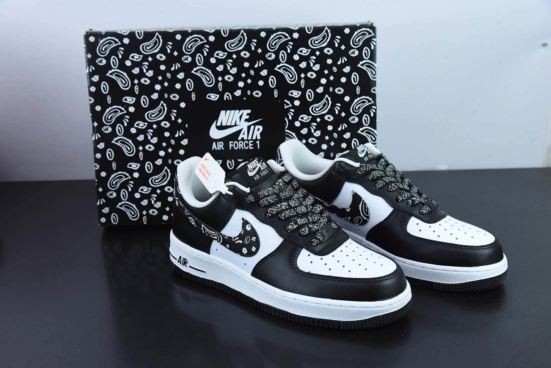 耐克Nike Air Force 1’07 LowBlack Paisley黑白腰果花反光空军一号低帮休闲板鞋纯原版本 货号：XM6389-316