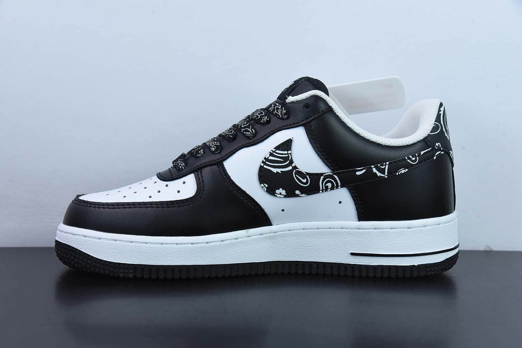 耐克Nike Air Force 1’07 LowBlack Paisley黑白腰果花反光空军一号低帮休闲板鞋纯原版本 货号：XM6389-316