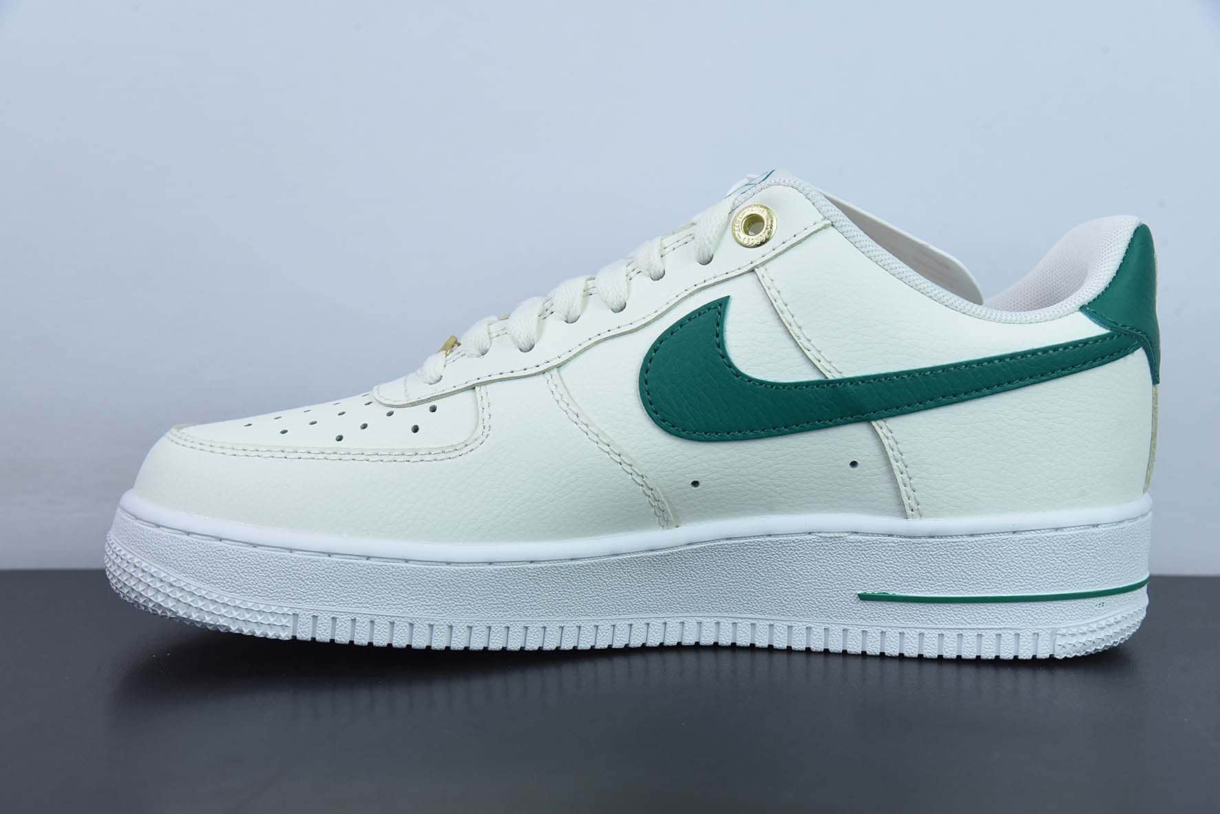 耐克NIKE Air Force 1 '07 Low 米黄绿绿勾空军一号低帮休闲板鞋纯原版本 货号：DQ7582-101