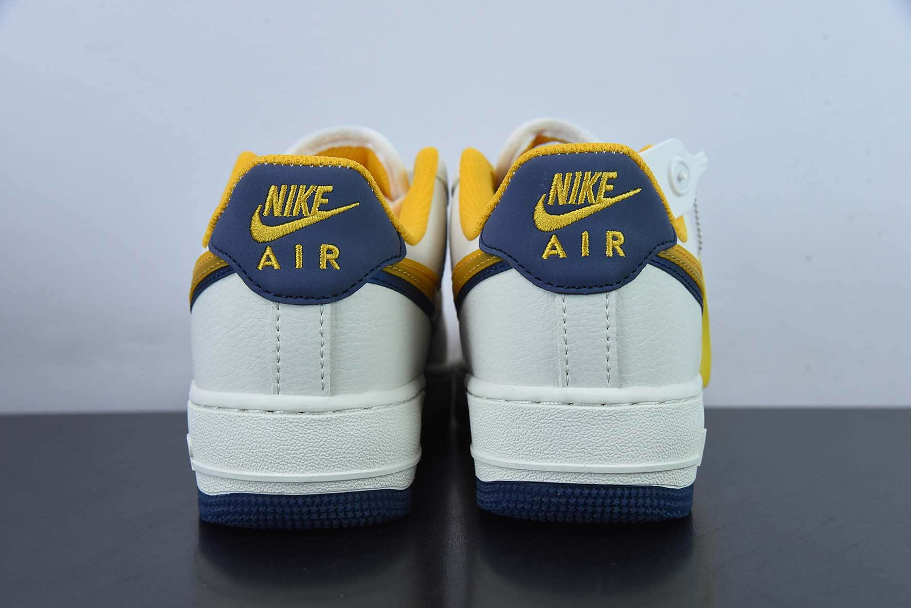 耐克Nike Air Force 1'07 Low Corona 科罗娜啤酒主题空军一号低帮休闲板鞋纯原版本 货号：CW1574-806