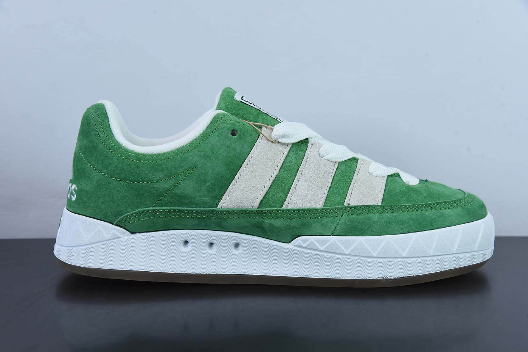 阿迪达斯Adidas Originals Adimatic LowPurple Tint马蒂奇系列翻毛浅草绿灰白低帮复古鲨鱼面包鞋纯原版本 货号：GZ6202