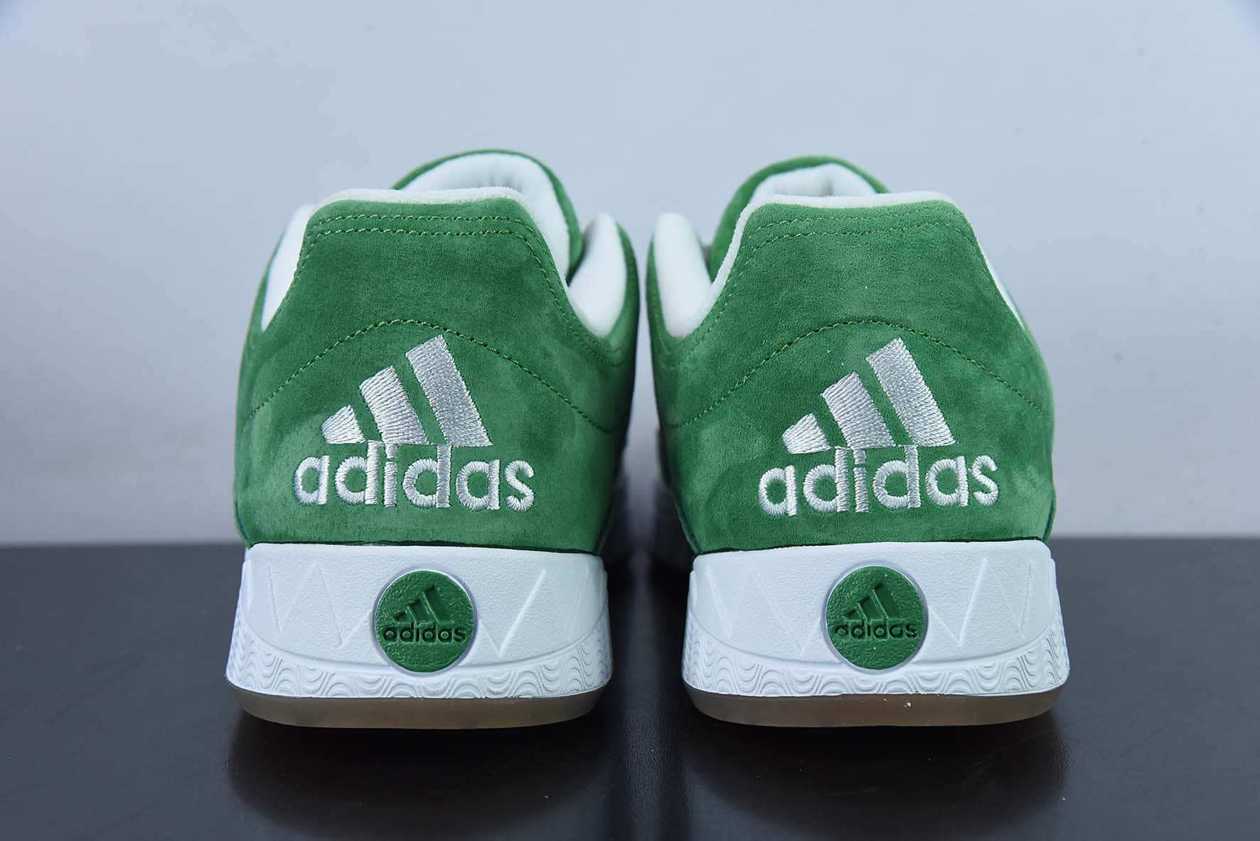 阿迪达斯Adidas Originals Adimatic LowPurple Tint马蒂奇系列翻毛浅草绿灰白低帮复古鲨鱼面包鞋纯原版本 货号：GZ6202