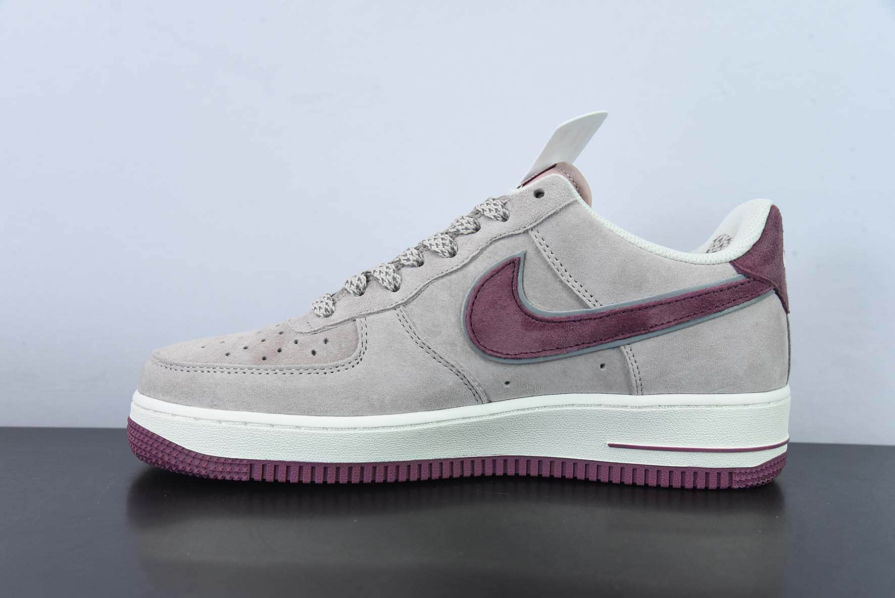 耐克Nike AKIRA×Nike Air Force 1 Low ’07 枣红配色创意定制联乘漫画著作《阿基拉》主人公空军一号低帮板鞋纯原版本 货号：KT0036-088