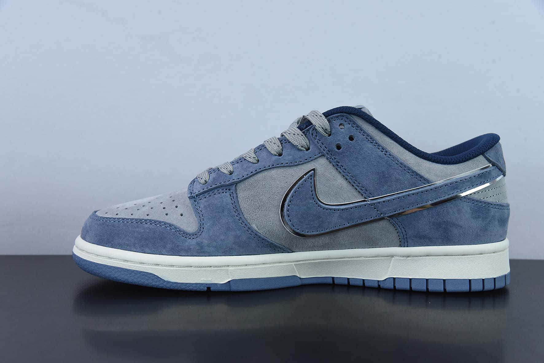 耐克Nike Otomo Katsuhiro x NK SB Dunk Low Steamboy OST 大友克洋联名款麂皮灰蓝低帮滑板鞋纯原版本 货号：DR3369-526