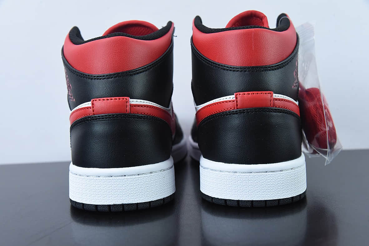 乔丹Air Jordan 1 Mid 黑红脚趾中帮篮球鞋纯原版本 货号：554724-079
