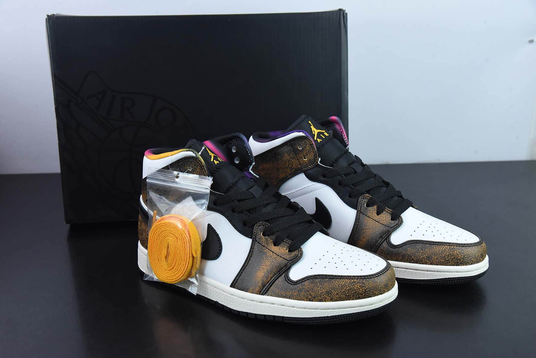 乔丹Air Jordan 1 Mid Wear Away AJ1乔1星空扎染中邦篮球鞋纯原版本 货号： DQ8417-071