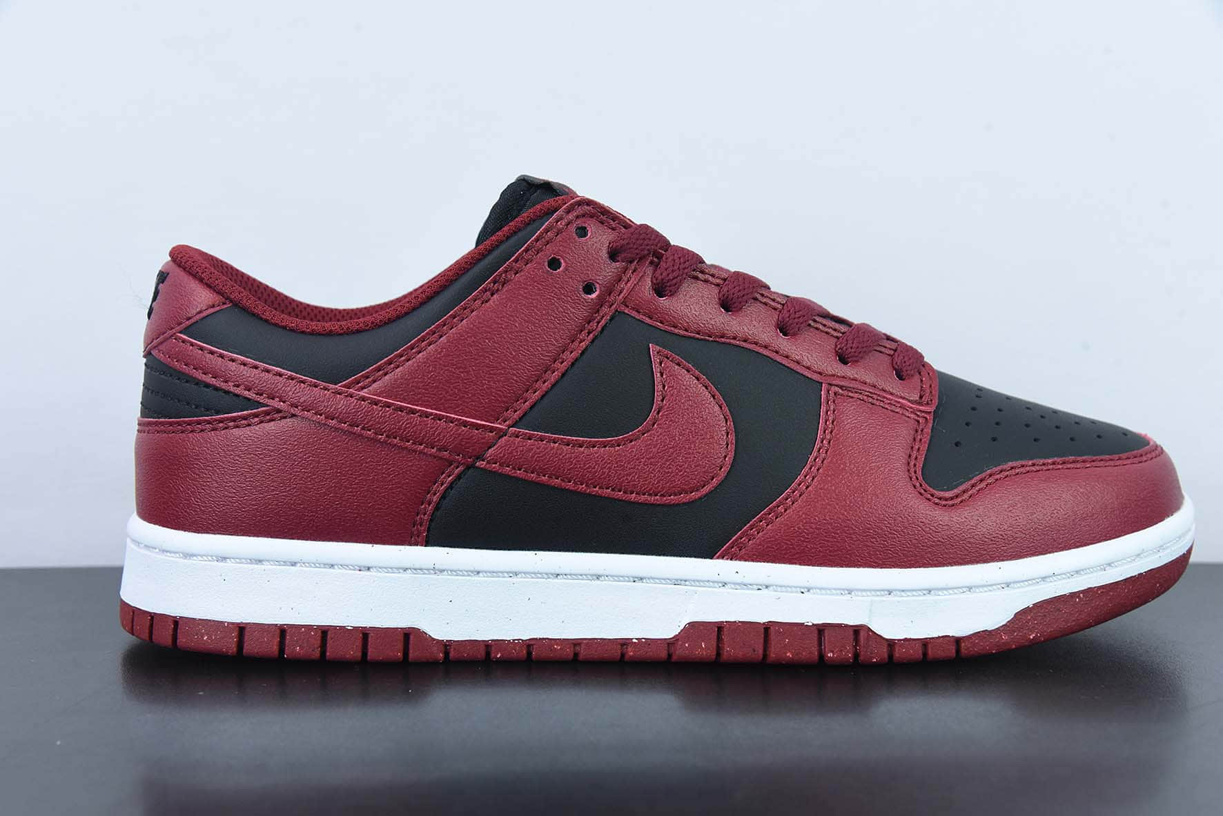 耐克Nike SB Dunk Low NEXT Gym Red 黑红扣篮系列低帮滑板鞋纯原版本 货号：DN1431-002