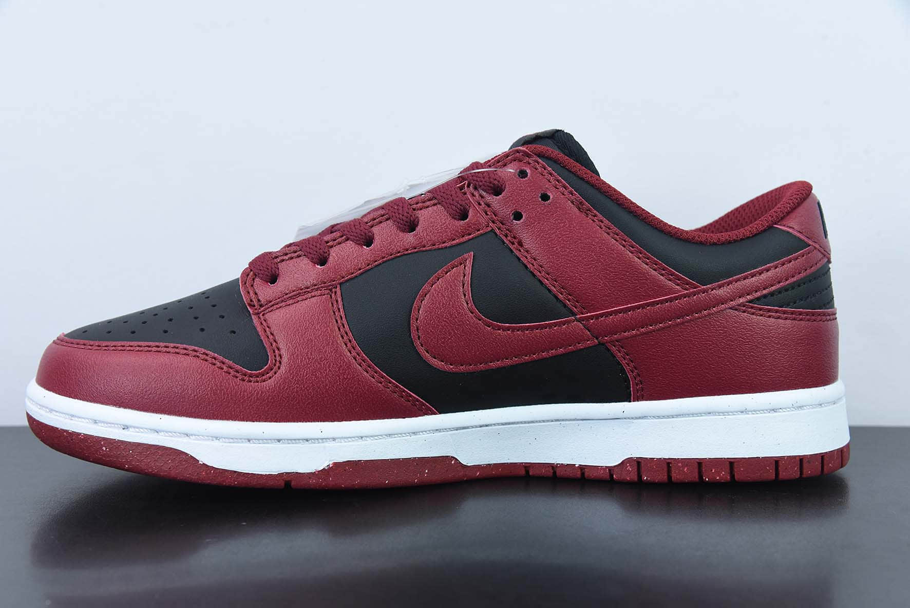 耐克Nike SB Dunk Low NEXT Gym Red 黑红扣篮系列低帮滑板鞋纯原版本 货号：DN1431-002