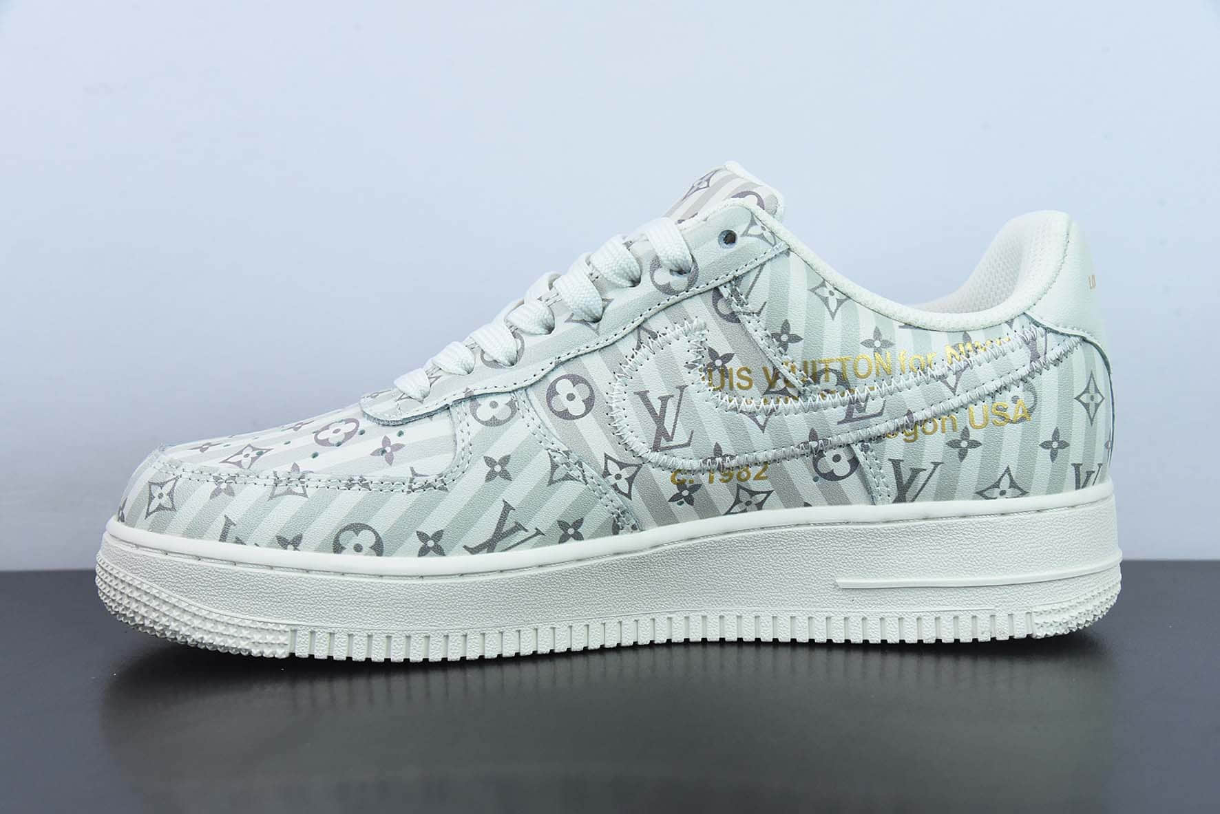 耐克Nike Air Force 1 NK× LV老花联名灰白logo空军一号低帮休闲板鞋纯原版本 货号：1A9V9E