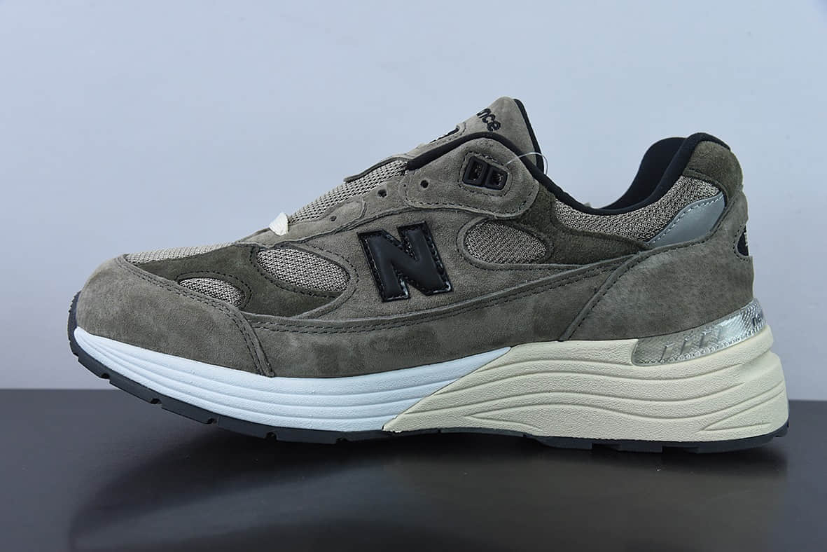 新百伦New Balance JJJJound x New Balance M992联名黑灰总统复古慢跑鞋纯原版本 货号：M992J2