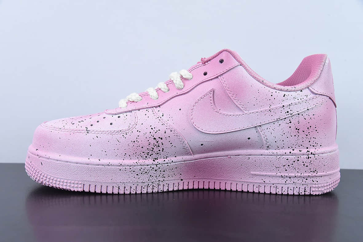 耐克Nike Chrome Hearts X AIR FORCE 1 克罗心联名做旧泼墨 “粉”空军一号低帮休闲板鞋纯原版本 货号：CW2288-111