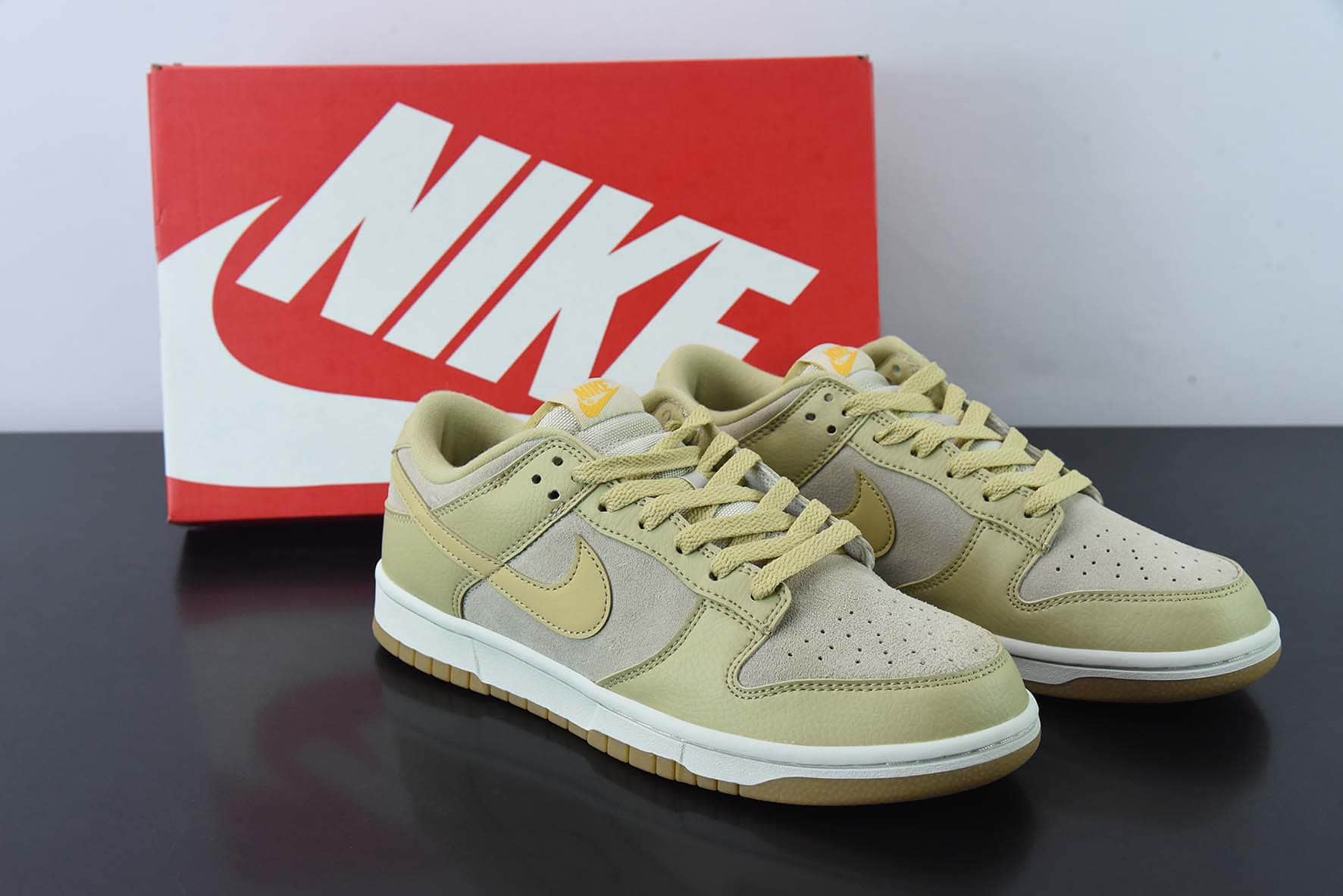 耐克Nike SB Dunk Low “Tan Suede” 沙漠色SB扣篮系列低帮休闲滑板鞋纯原版本 货号：DZ4513-200