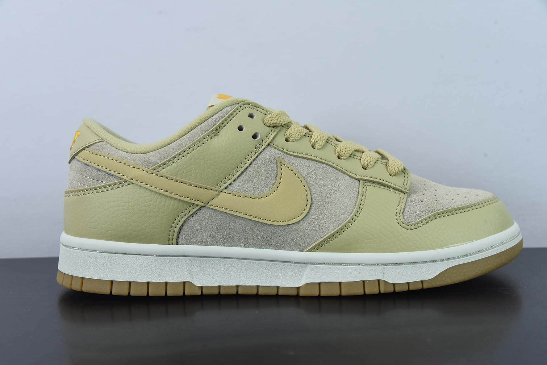 耐克Nike SB Dunk Low “Tan Suede” 沙漠色SB扣篮系列低帮休闲滑板鞋纯原版本 货号：DZ4513-200