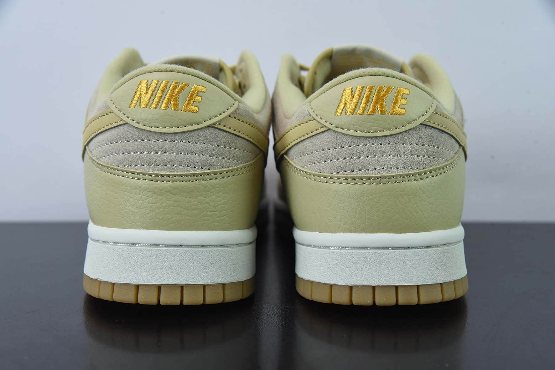 耐克Nike SB Dunk Low “Tan Suede” 沙漠色SB扣篮系列低帮休闲滑板鞋纯原版本 货号：DZ4513-200