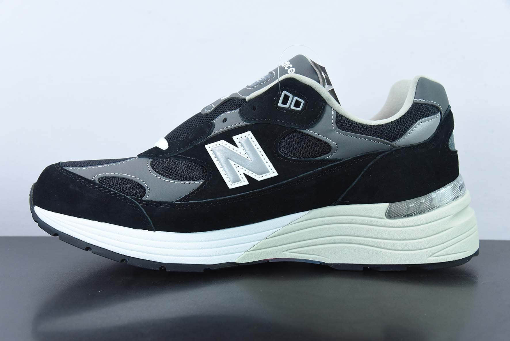 新百伦New Balance W992TN “总统系列”黑灰复古动运慢跑鞋纯原版本 货号：M992EB