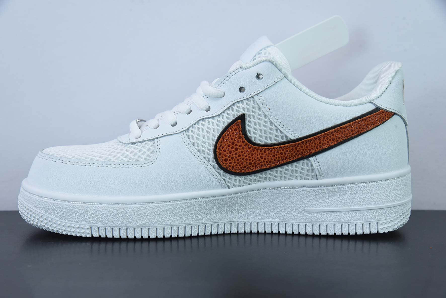 耐克Nike Air Force 1’07 LowWhiteRedSpace Silver皮革白橘网布空军一号经典低帮板鞋纯原版本 货号：DZ5228-100