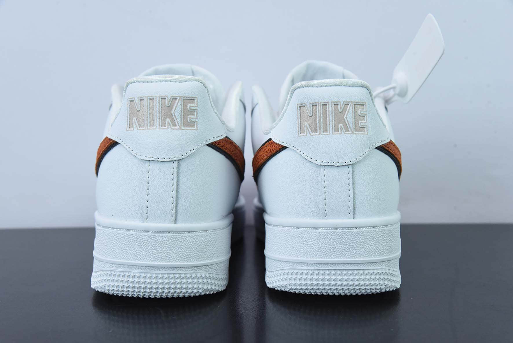 耐克Nike Air Force 1’07 LowWhiteRedSpace Silver皮革白橘网布空军一号经典低帮板鞋纯原版本 货号：DZ5228-100