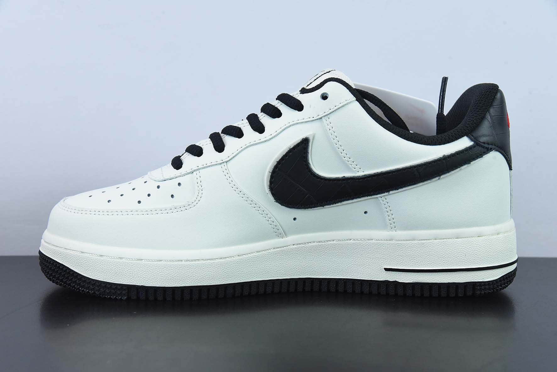 耐克Nike Air Force 1 07 Low “米黑鳄鱼皮”纽约限定空军一号低帮休闲板鞋纯原版本 货号：LG4596-336