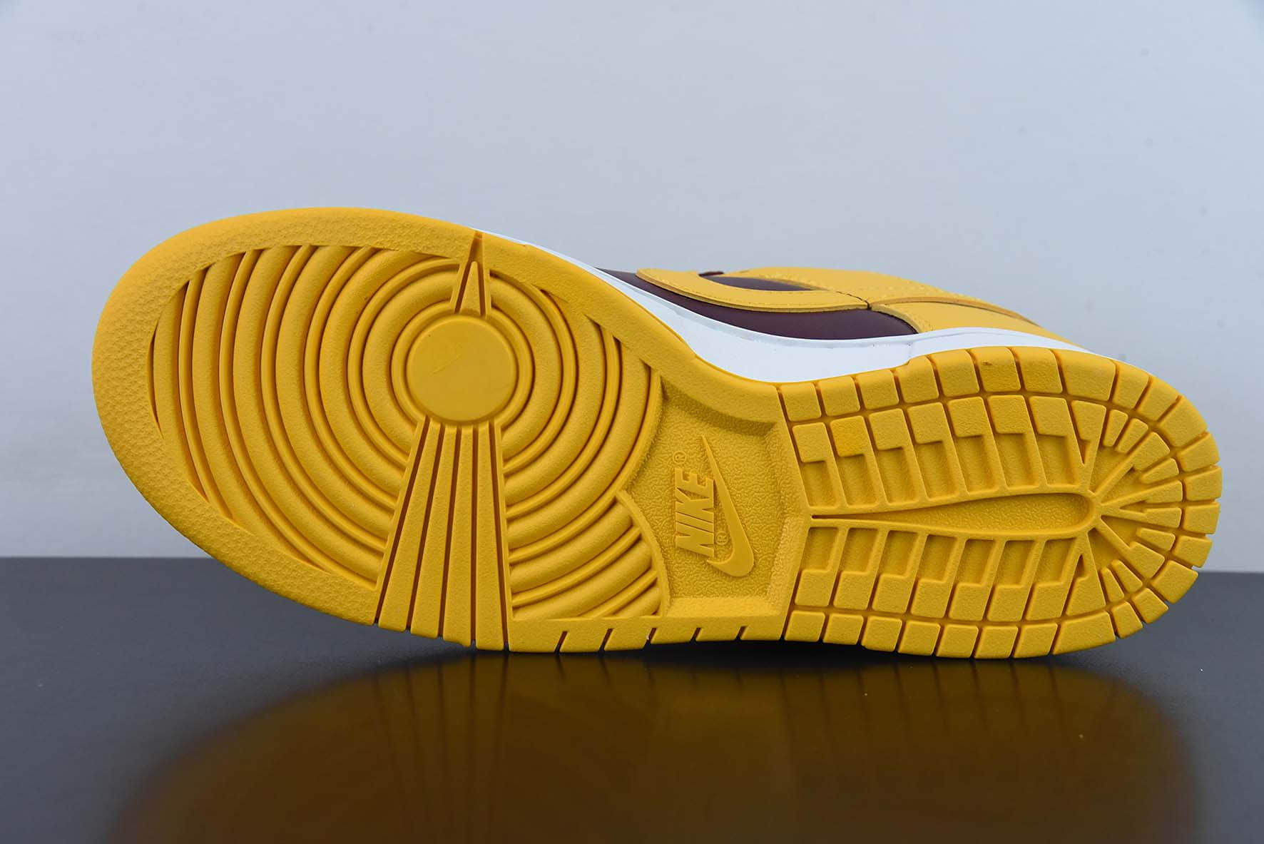 耐克Nike Dunk Low “Arizona State” 亚利桑那州大学联名黄酒红低帮休闲滑板鞋纯原版本 货号：DD1391-702