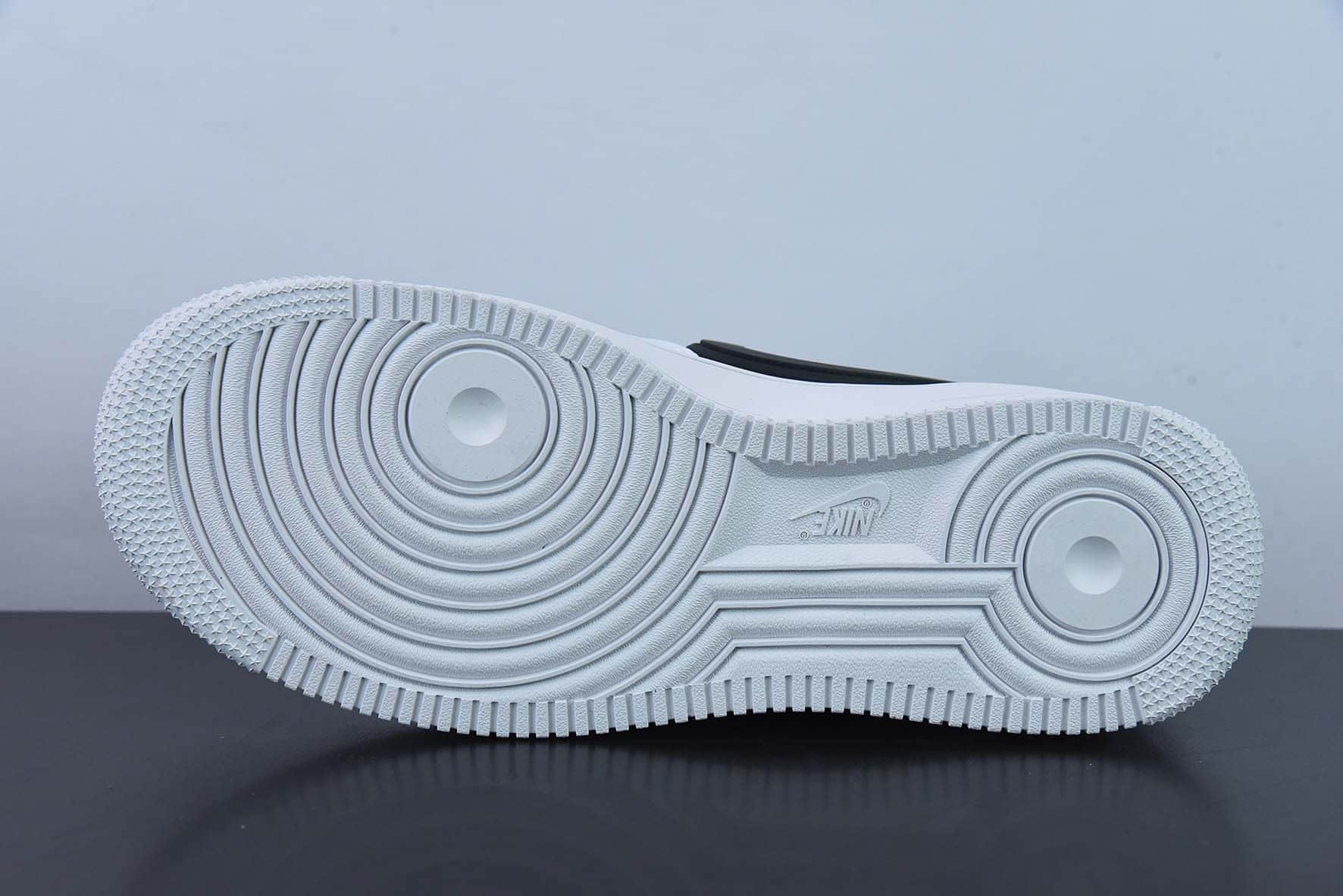 耐克Nike AMBUSH xNike Air Force1 Low联名款白色黑钩空军一号低帮休闲板鞋纯原版本 货号：DV3464-002