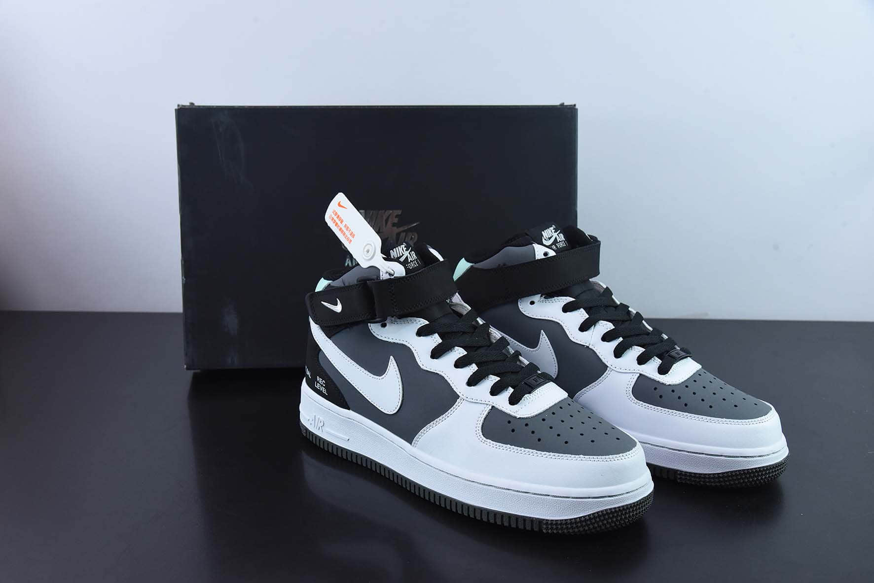 耐克Nike Air Force 1'07 Mid Camcorder 黑白灰摄影机空军一号中帮休闲板鞋纯原版本 货号：CN6863-502