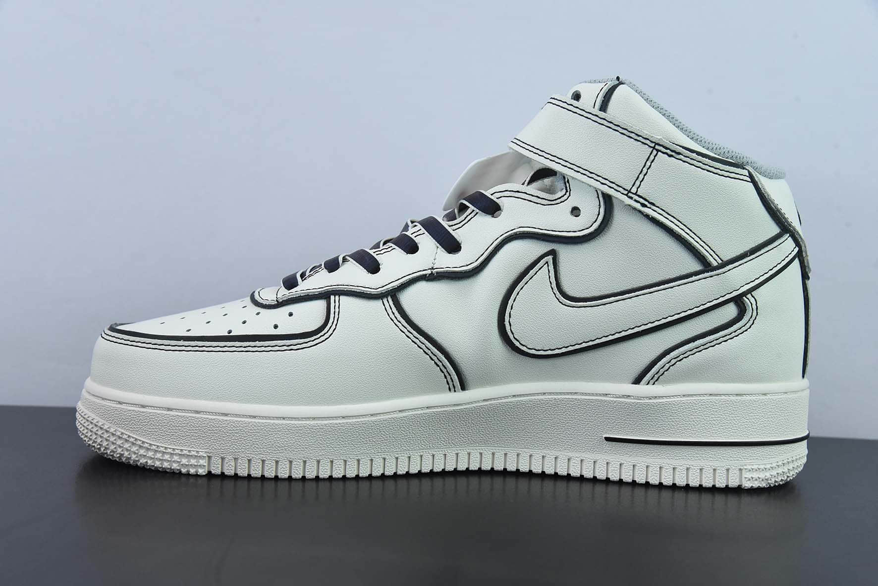 耐克Nike Air Force 1'07 Mid 镭射米白3M反光空军一号中帮休闲运动板鞋纯原版本 货号：AQ2898-008
