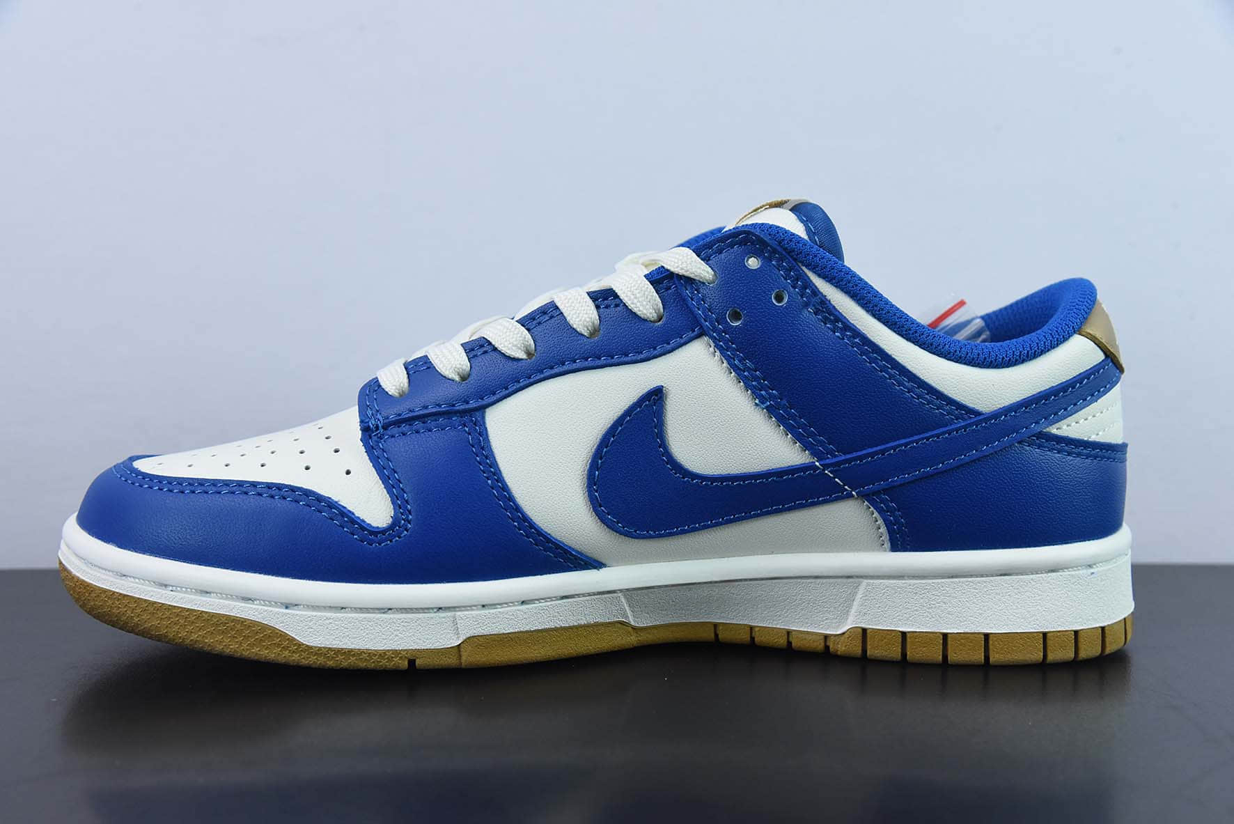 耐克Nike SB Dunk LowGold Blue白宝蓝金扣篮系列低帮休闲运动滑板板鞋纯原版本 货号：FB7173-141