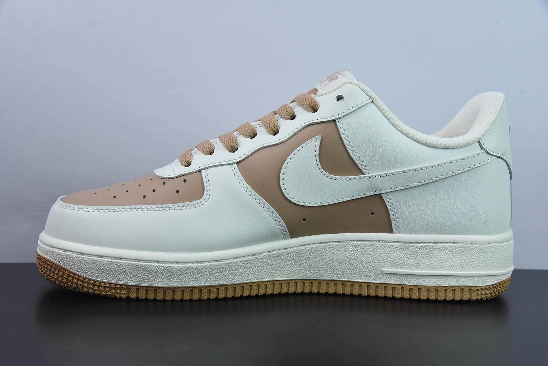 耐克Nike Air Force 1 Low ’07 奶油浅咖配色空军一号低帮休闲板鞋纯原版本 货号：PQ3369-281