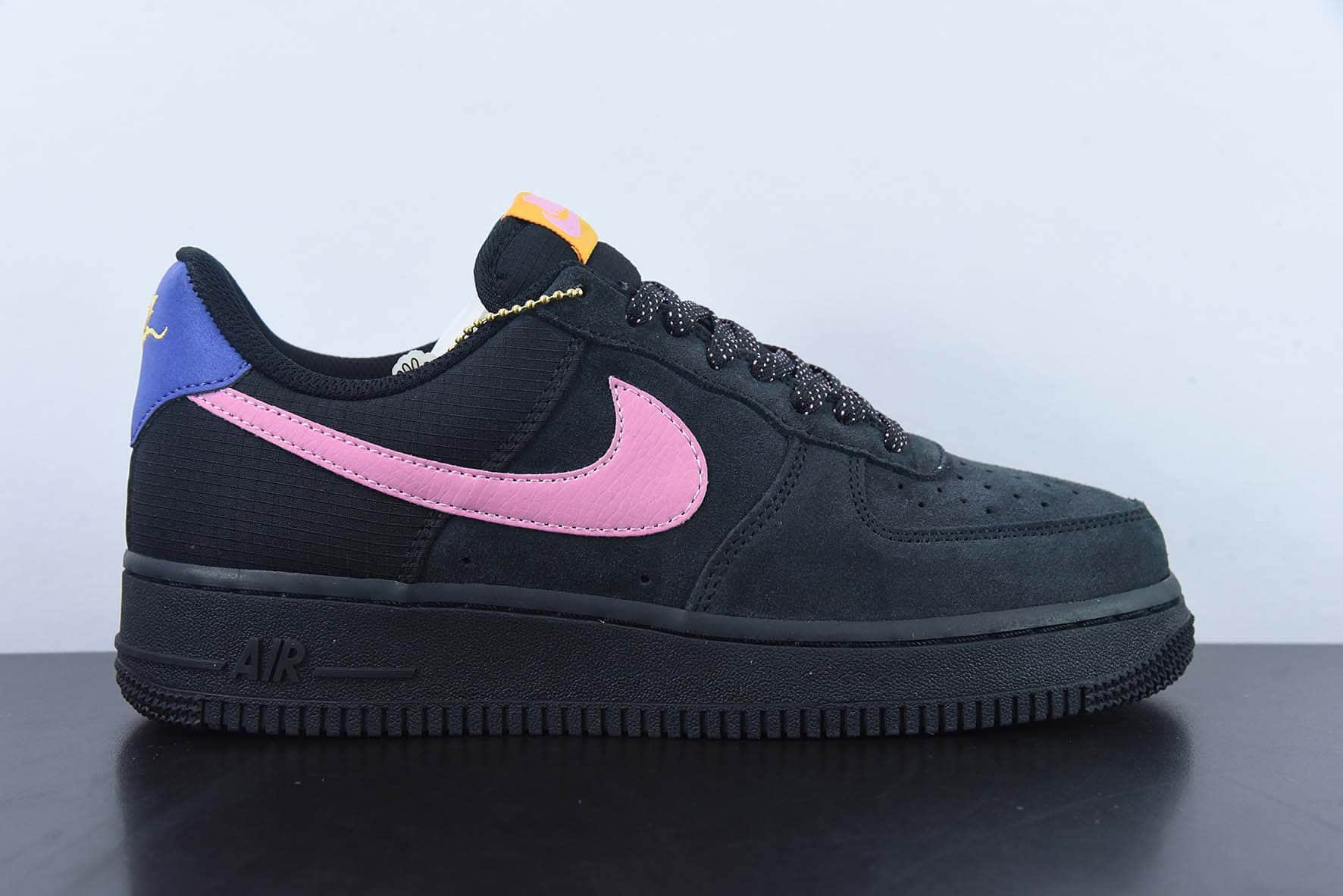 耐克NIKE Air Force 1 '07 黑粉联名空军一号低帮运动休闲板鞋纯原版本 货号：CD0887-001