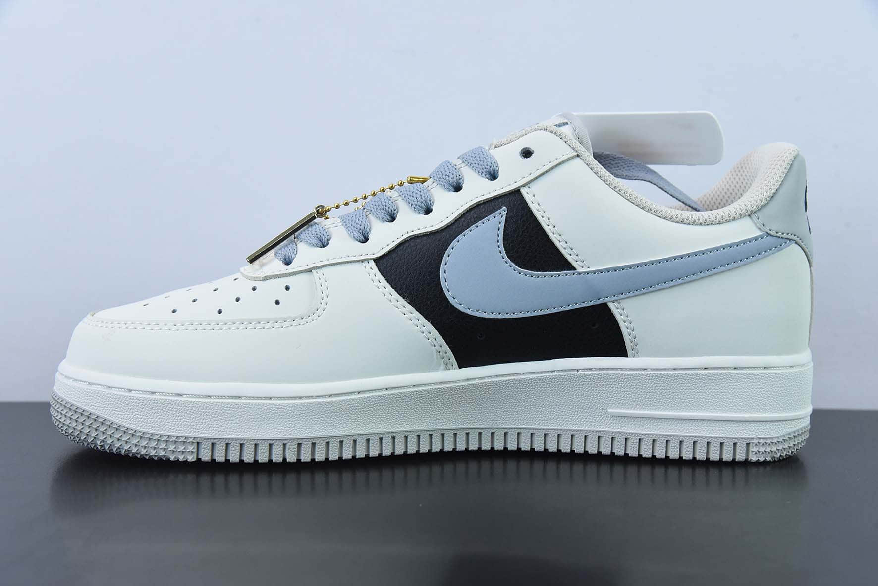 耐克Nike Air Force 1 '07 Low QSSail WhiteBlack Mini Swoosh皮革米白雾霾灰黑小钩空军一号低帮休闲板鞋纯原版本 货号：FB1839-888