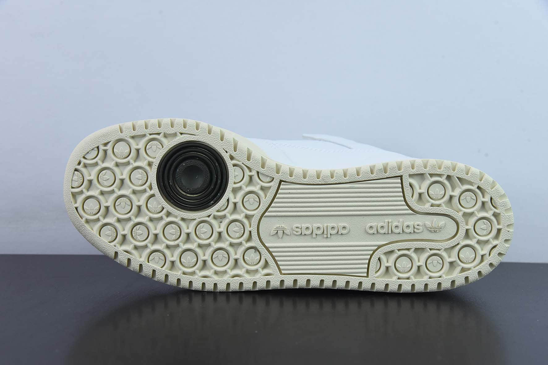 阿迪达斯Adidas Originals Forum 84 ADV雪白黑低帮百搭潮流休闲运动板鞋纯原版本 货号：GW3180