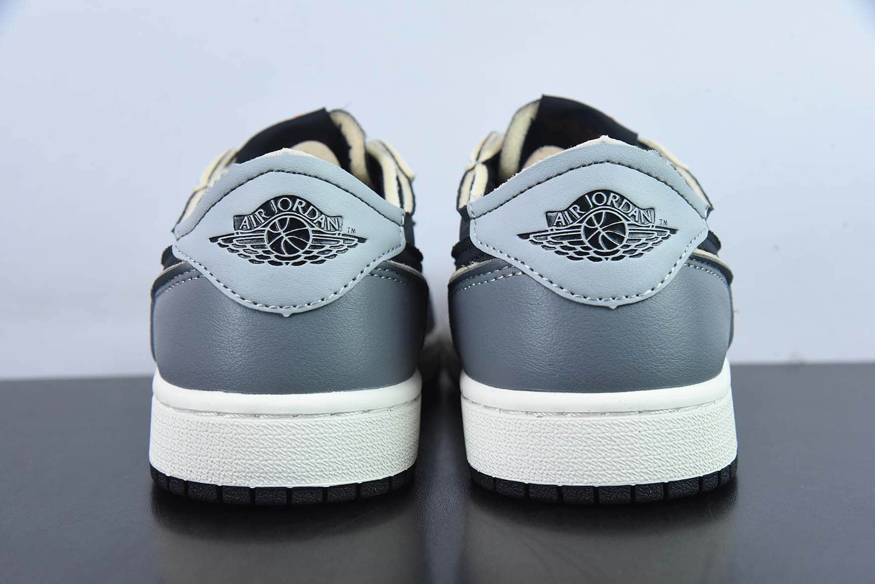 乔丹Air Jordan 1 Retro Low OG EXAJ1乔1黑灰低帮休闲板鞋纯原版本 货号：DV0982-006