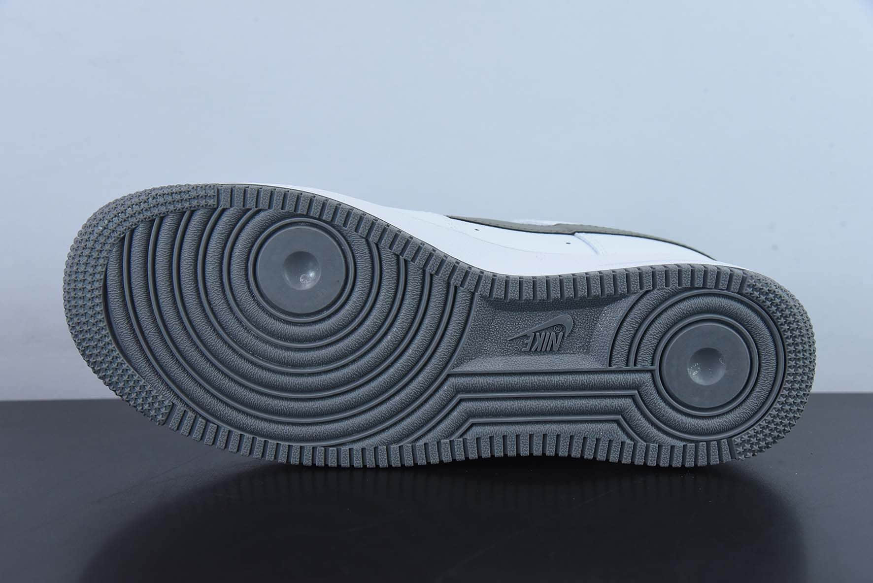 耐克Nike Air Force 1'07 Low 白灰满天星空军一号低帮休闲板鞋纯原版本 货号：AH0286-111