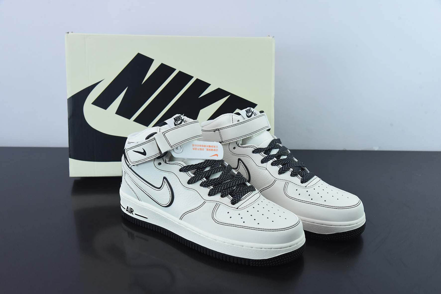 耐克Nike Undefeated x Nk Air Force 1'07 Mid 夜魔侠空军一号中帮休闲板鞋纯原版本 货号：GB5969-001