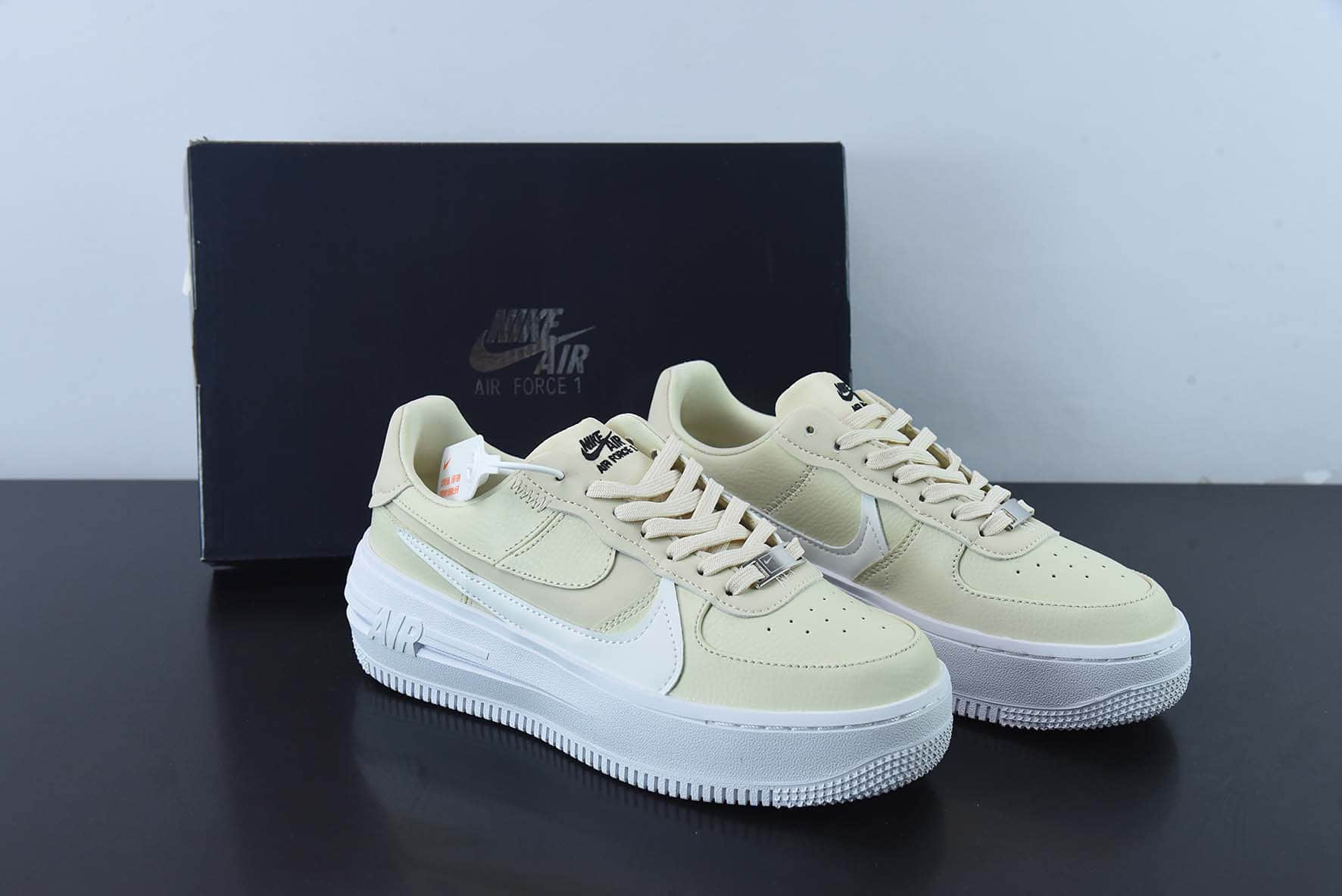 耐克Nike AF1 PLT.AF.ORM 四十周年限定浅黄白空军一号低帮休闲板鞋纯原版本 货号：DJ9946-200