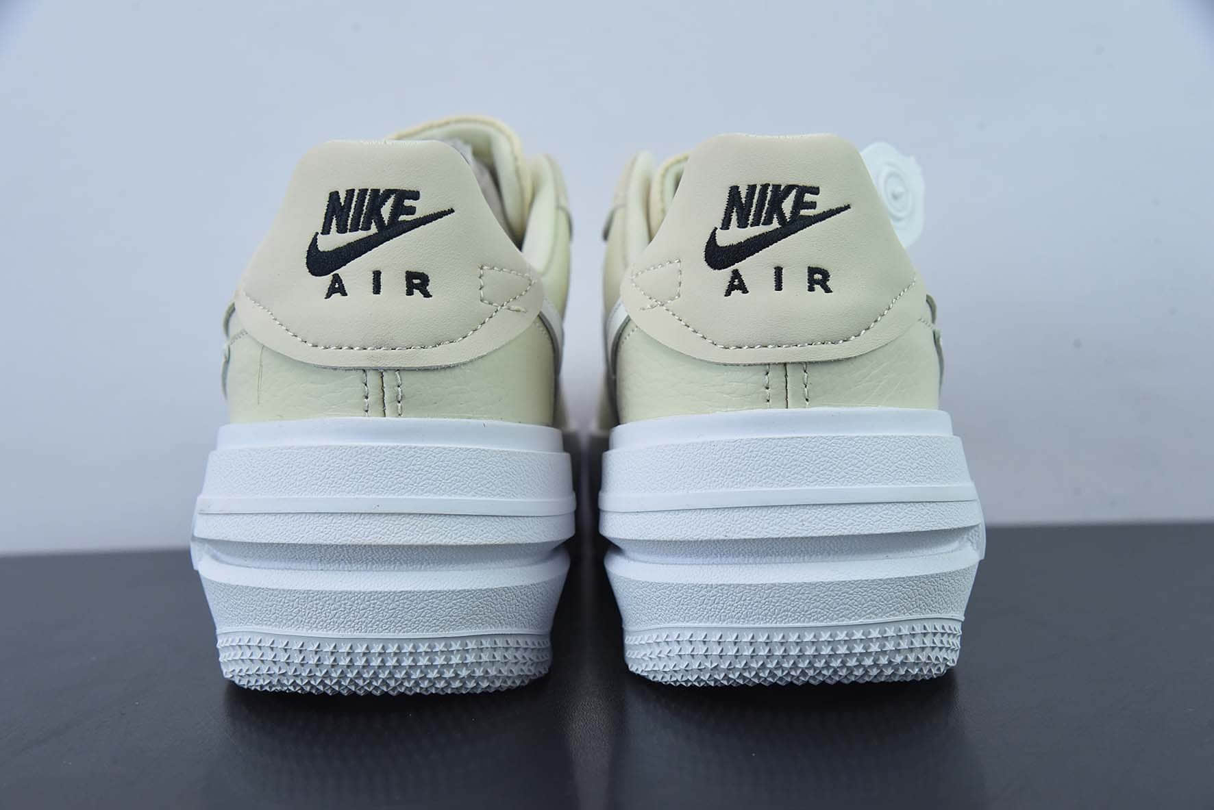 耐克Nike AF1 PLT.AF.ORM 四十周年限定浅黄白空军一号低帮休闲板鞋纯原版本 货号：DJ9946-200