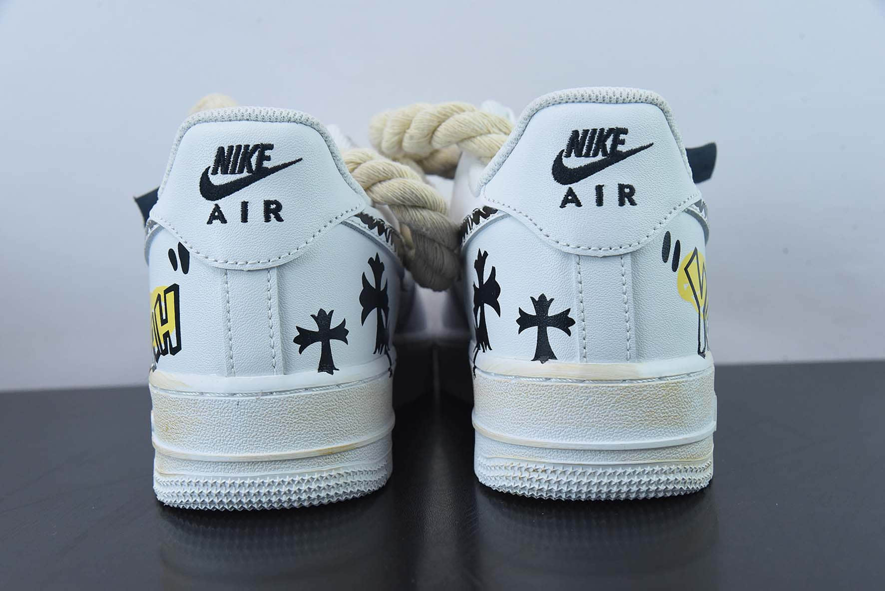 耐克Nike Air Force 1 07 LV8CrossSmile做旧白十字架黄笑脸粗绑绳空军一号低帮休闲板鞋纯原版本 货号：CW2288-111
