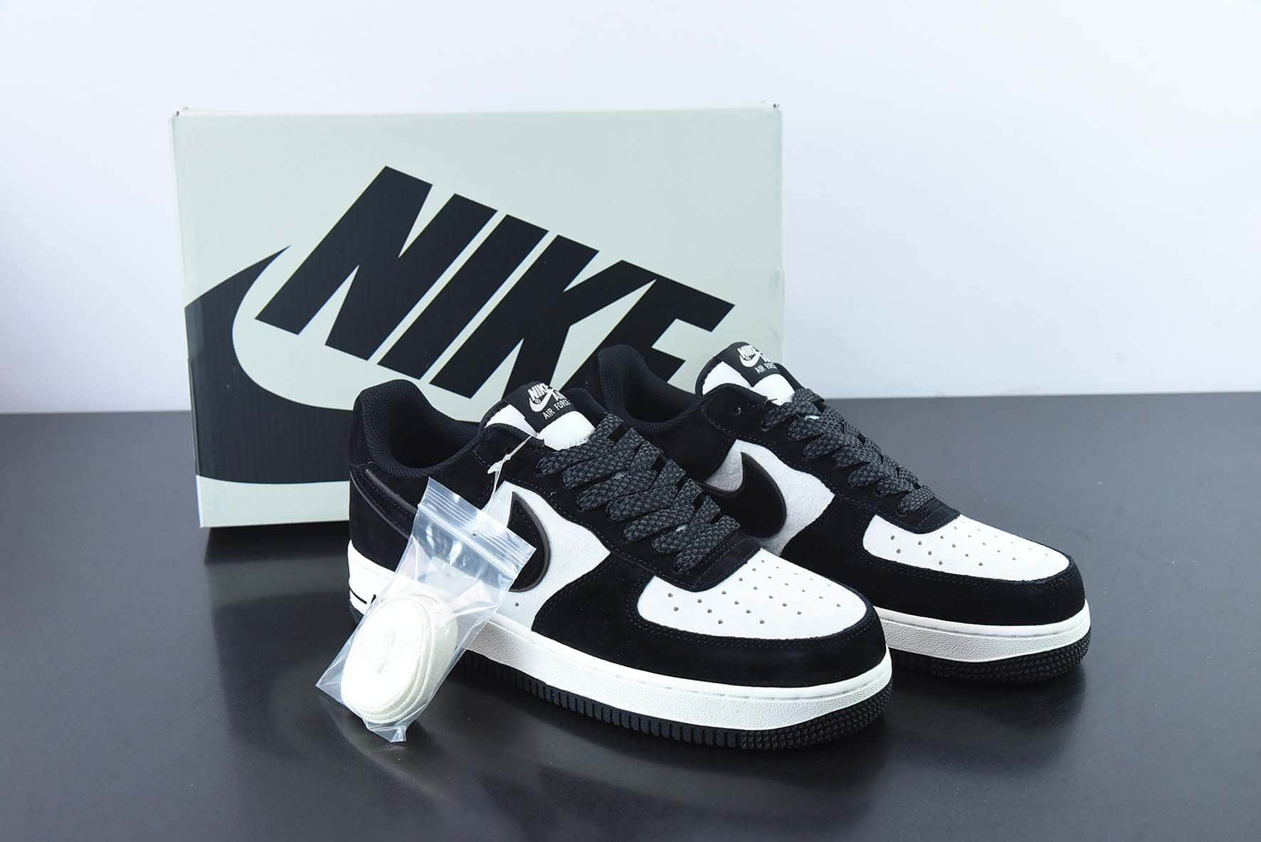 耐克Nike Air Force 1 AF1 黑白炫彩空军一号低帮休闲板鞋纯原版本 货号：MX0820-502