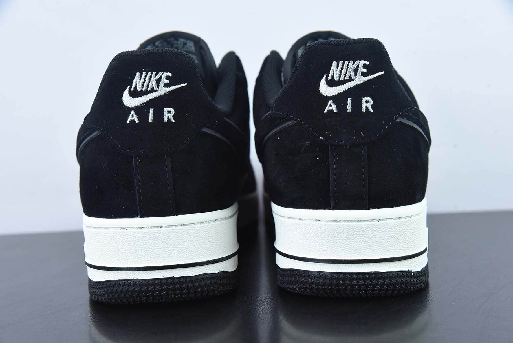 耐克Nike Air Force 1 AF1 黑白炫彩空军一号低帮休闲板鞋纯原版本 货号：MX0820-502