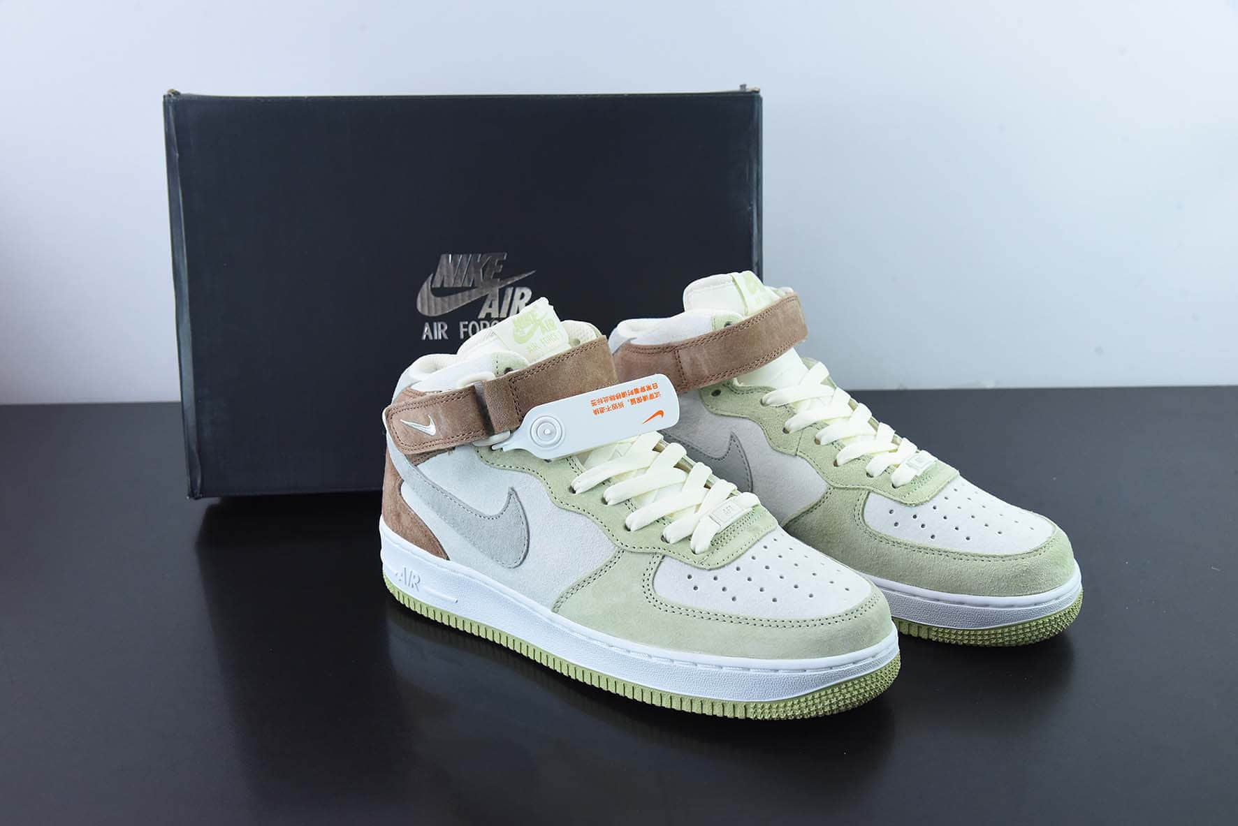 耐克Nike Air Force 1'07 Mid 柠檬黄棕灰色拼接空军一号中帮休闲板鞋纯原版本 货号：AL6896-558