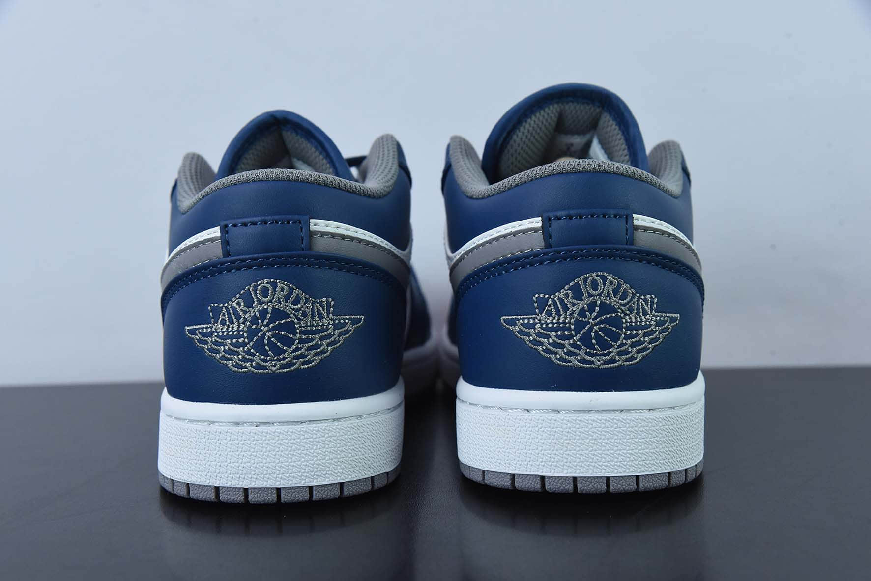 乔丹Air Jordan 1 LowTrue BlueAJ1乔丹“藏青蓝白灰低帮篮球鞋纯原版本 货号：553558-412