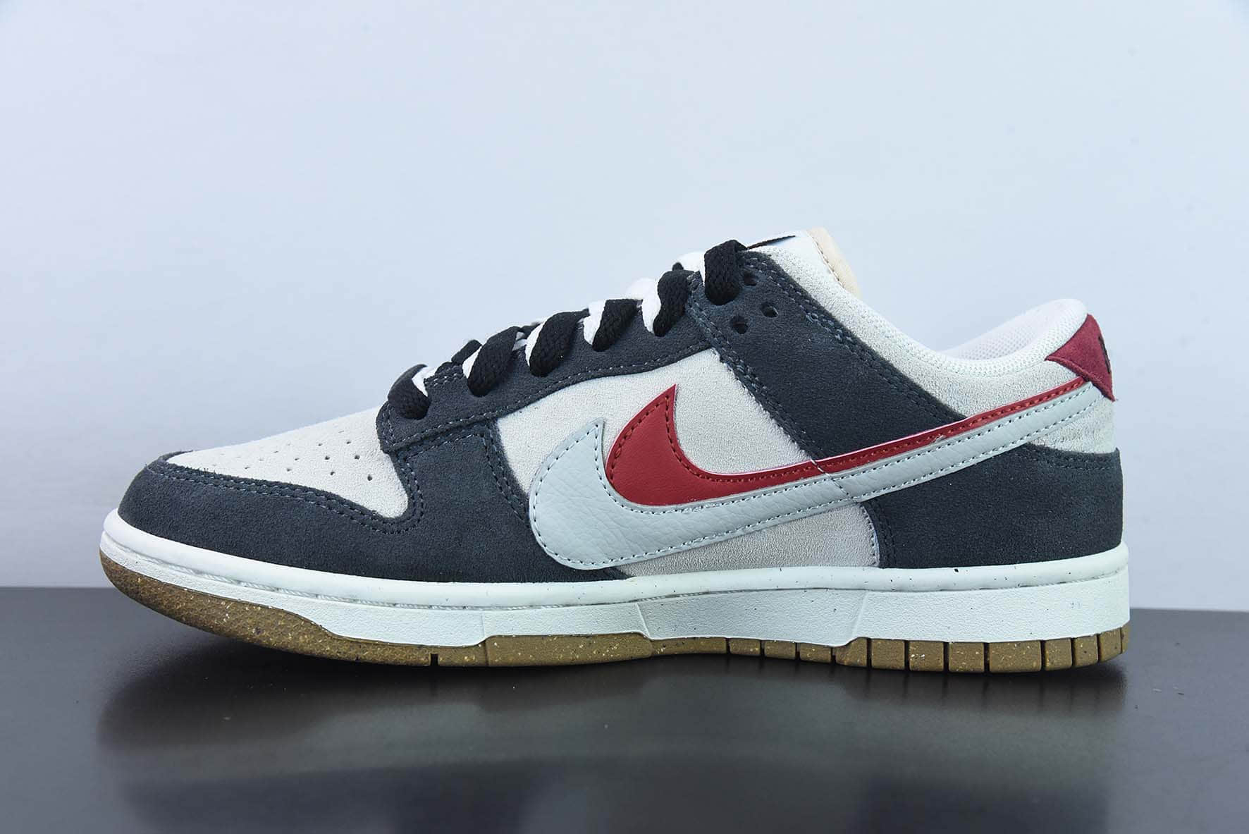 耐克Nike SB Dunk Low 85 灰红双勾 SB低帮运动休闲板鞋纯原版本 货号：DD9457-104