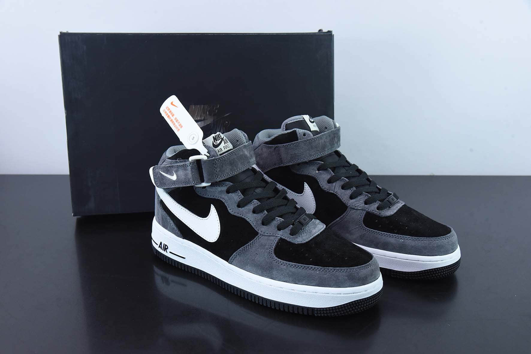 耐克Nike Air Force 1 MID ’07 麂皮暗黑灰配色空军一号中帮休闲板鞋纯原版本 货号：QT3369-996