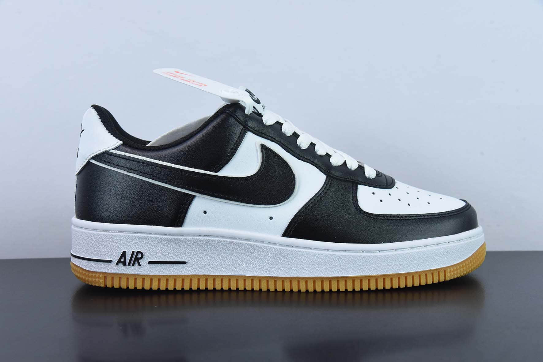 耐克Nike Air Force 1 Low '07 “黑白生胶”空军一号低帮休闲板鞋纯原版本 货号：AW2296-002