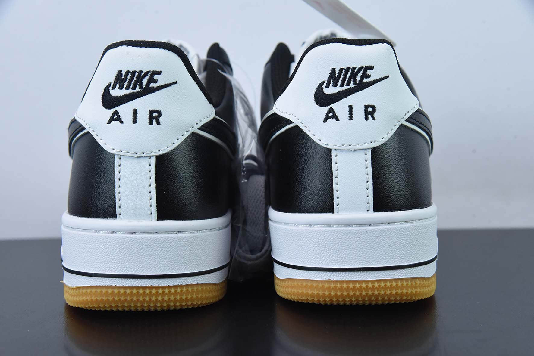 耐克Nike Air Force 1 Low '07 “黑白生胶”空军一号低帮休闲板鞋纯原版本 货号：AW2296-002